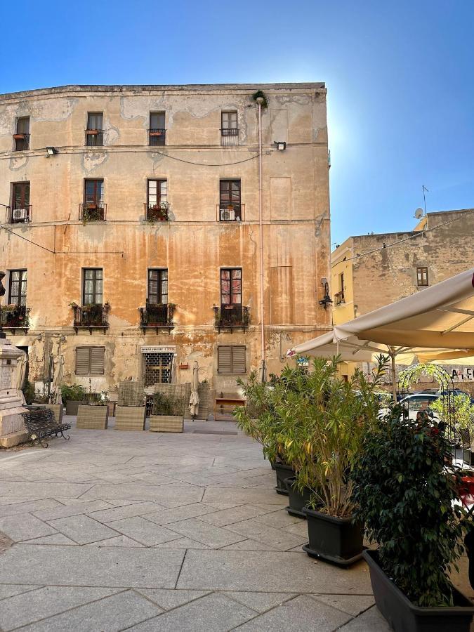 Piazza Carlo Alberto Otel Cagliari Dış mekan fotoğraf