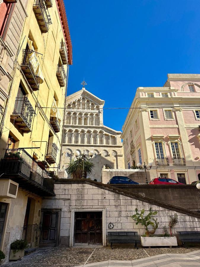 Piazza Carlo Alberto Otel Cagliari Dış mekan fotoğraf