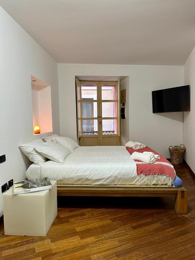 Piazza Carlo Alberto Otel Cagliari Dış mekan fotoğraf